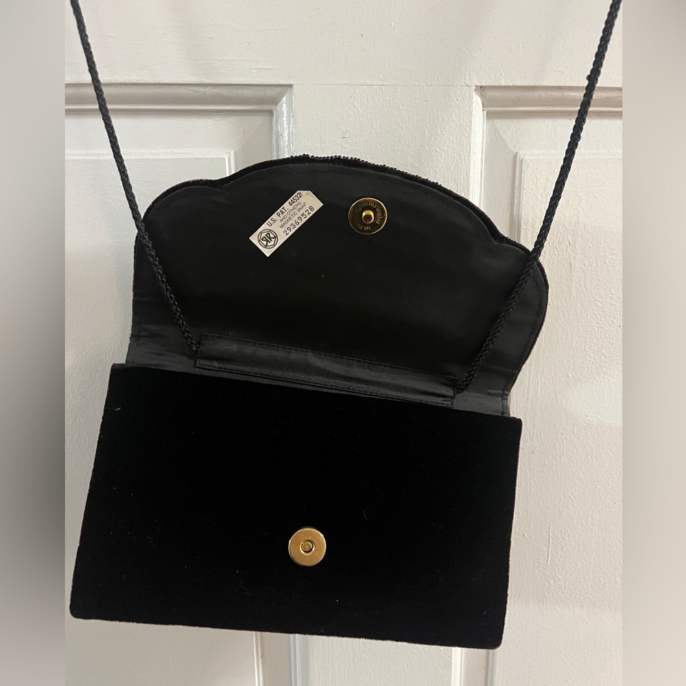 90s classic glam black velvet & gold beaded purse - Picture 3 of 5